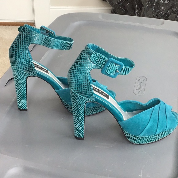 SALE. WHBM teal Suede & snakeskin heels. Excellent condition. - Picture 4 of 6